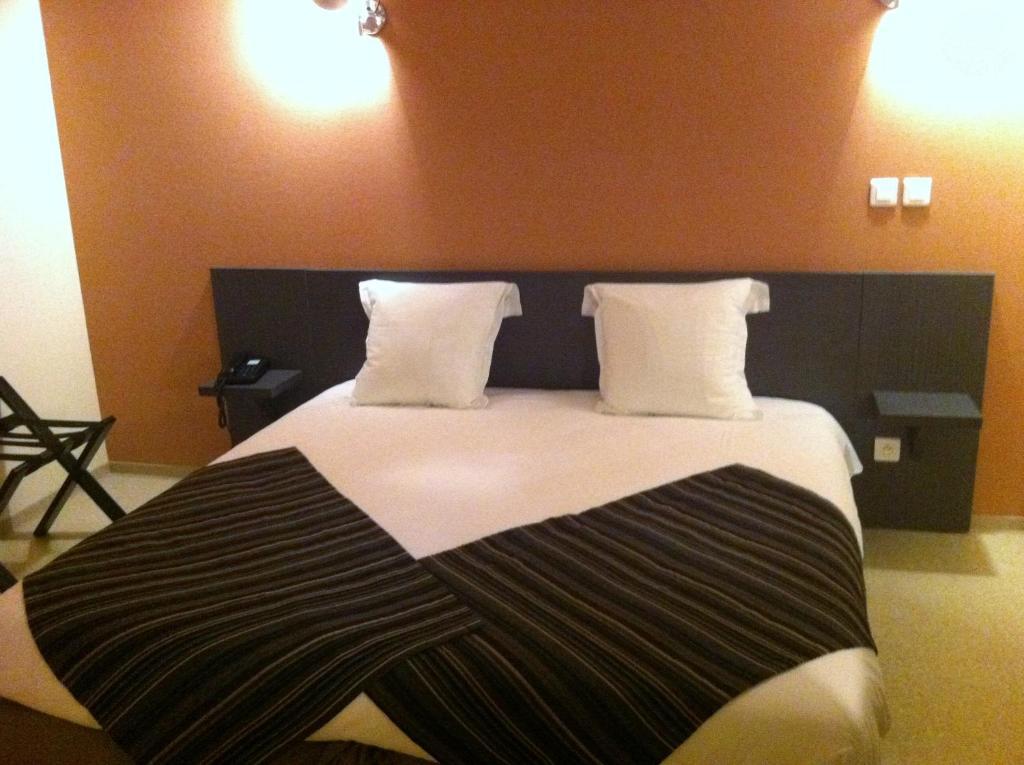 Fasthotel Le Rale Des Genets - Un Hotel Fh Collection Dun-sur-Meuse Pokoj fotografie